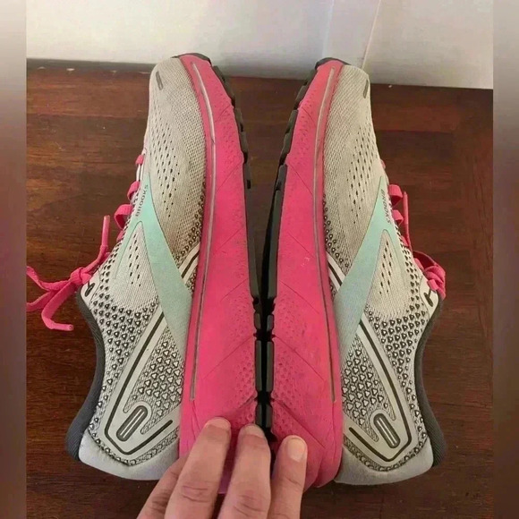 Brooks Ghost 14 size 9 - Picture 8 of 10